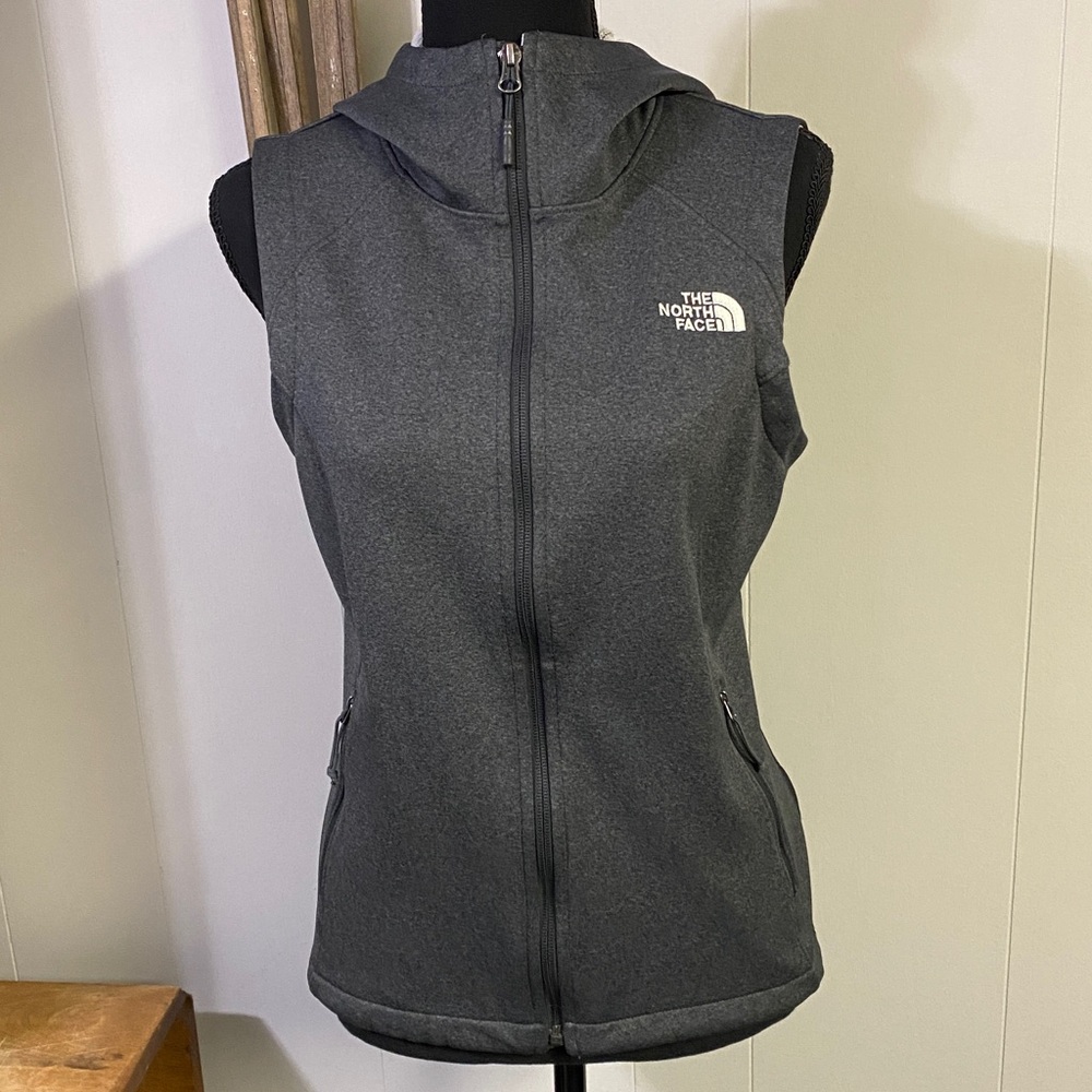 The North Face Windwall
Softshell Vest